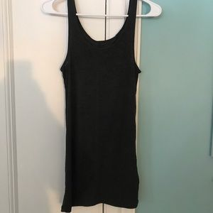 Long gray tank top